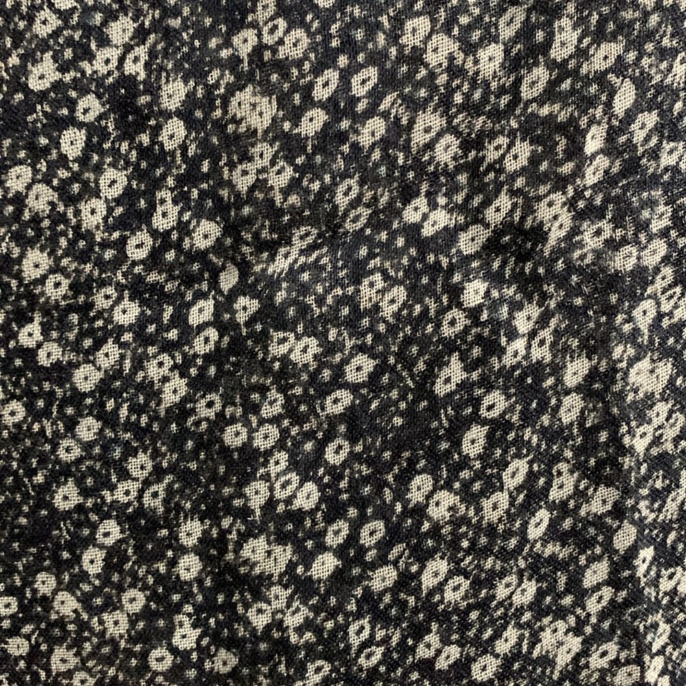 Ann Taylor Loft Factory Navy Blue Ditsy Floral Shawl Scarf Wrap Poly Wool Rayon - Picture 3 of 8